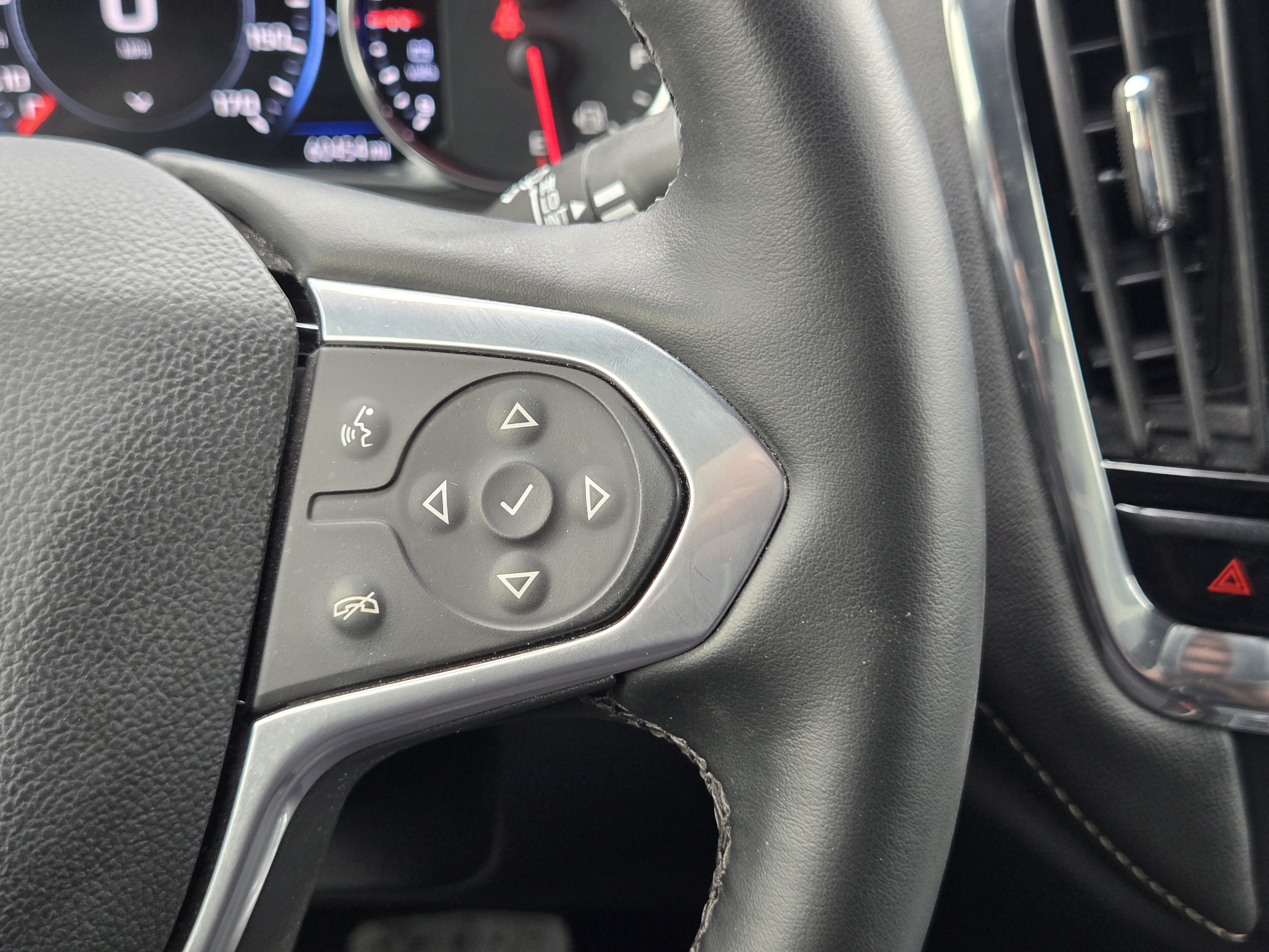 Used 2023 Chevrolet Traverse Premier w/ Redline Edition FWD image 28