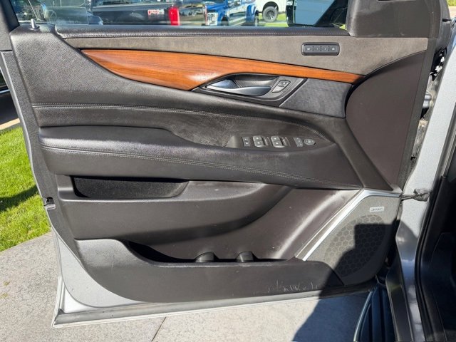 Used 2020 Cadillac Escalade ESV Premium Luxury image 10