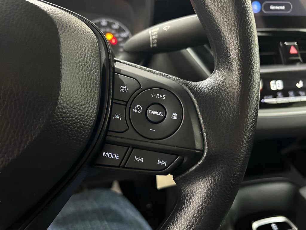 Used 2025 Toyota Corolla LE image 23