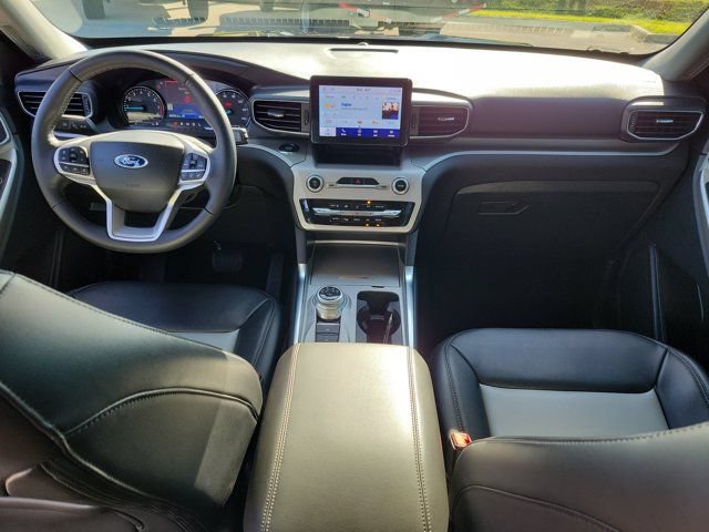 Certified 2023 Ford Explorer XLT w/ Equipment Group 202A RWD image 19