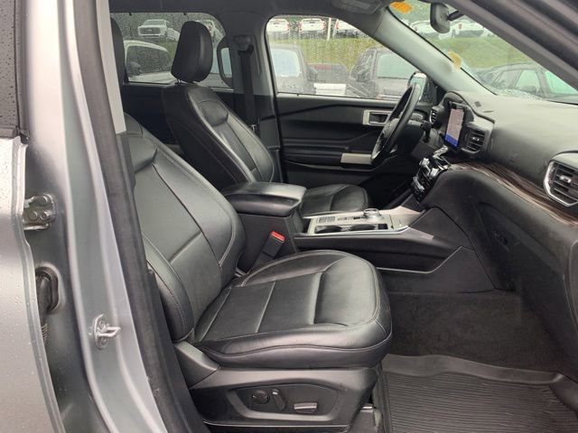 Certified 2022 Ford Explorer Limited w/ Equipment Group 301A RWD image 17