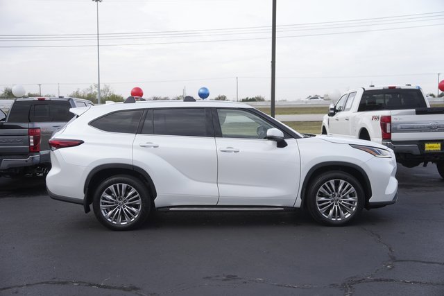 Used 2022 Toyota Highlander Platinum image 5
