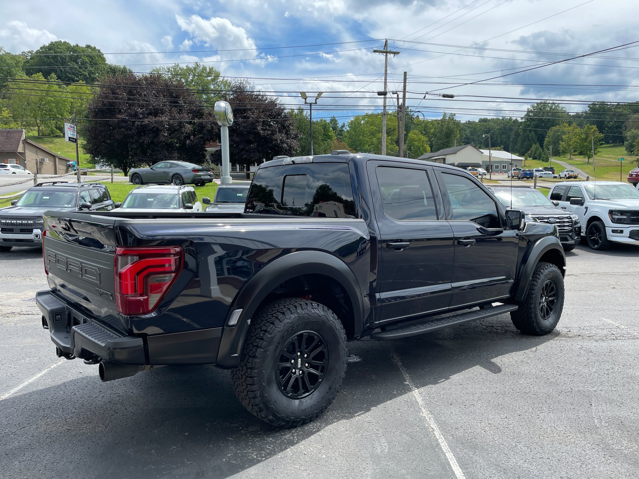 Certified 2025 Ford F150 Raptor AWD/4WD image 5