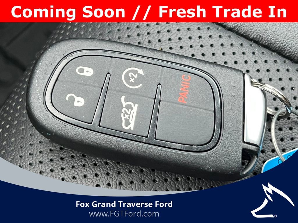 Used 2022 Jeep Cherokee Trailhawk w/ Premium Leather Package AWD/4WD image 30