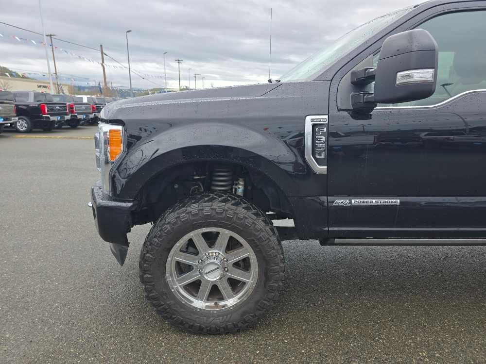 Certified 2019 Ford F350 Limited image 18