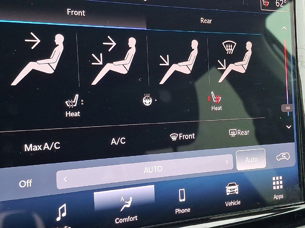 Used 2024 Chrysler Pacifica Touring-L FWD image 24