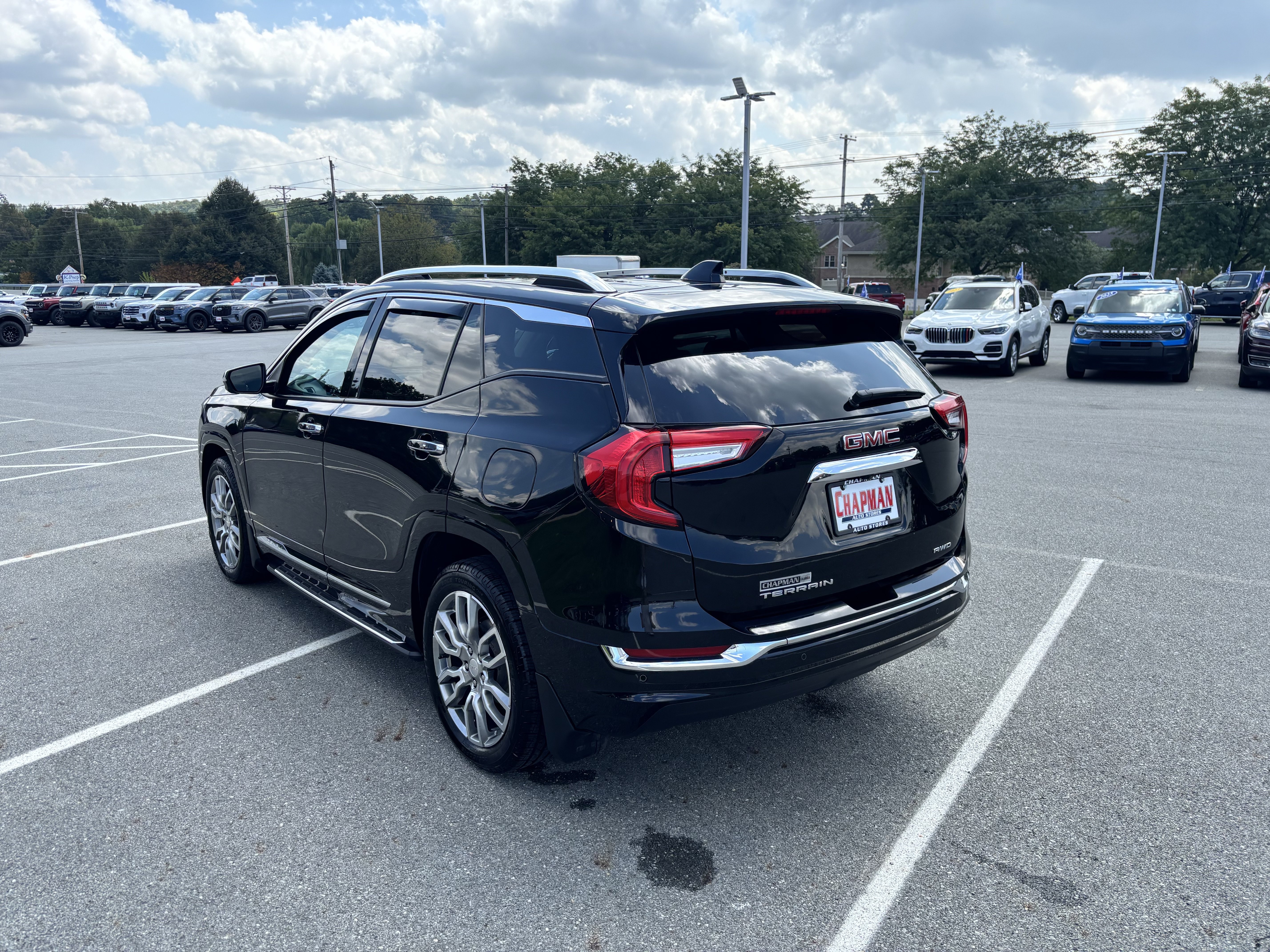 Used 2022 GMC Terrain Denali w/ LPO, 'HIT The Road' Package AWD/4WD image 5