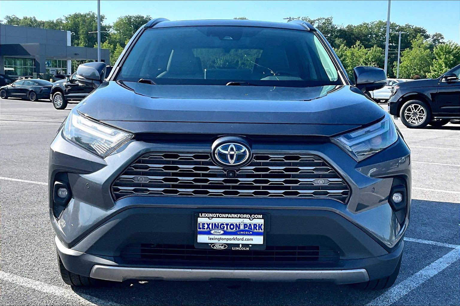Used 2023 Toyota RAV4 Limited AWD/4WD image 2