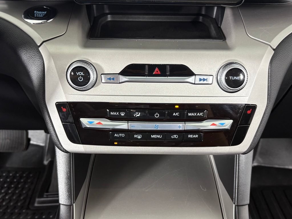 Certified 2022 Ford Explorer XLT AWD/4WD image 21