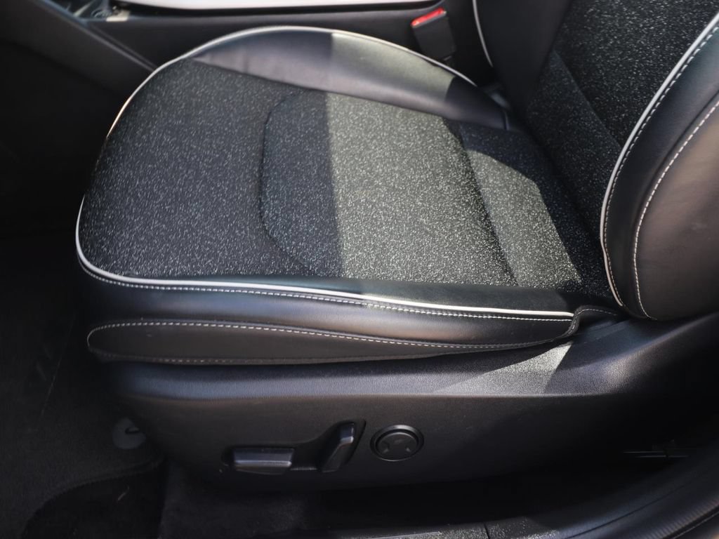 Used 2025 Kia K4 GT-Line w/ GT-Line Sunroof Package FWD image 16