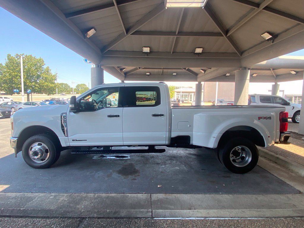 Certified 2025 Ford F350 XLT w/ 360-Degree Camera Package AWD/4WD image 4