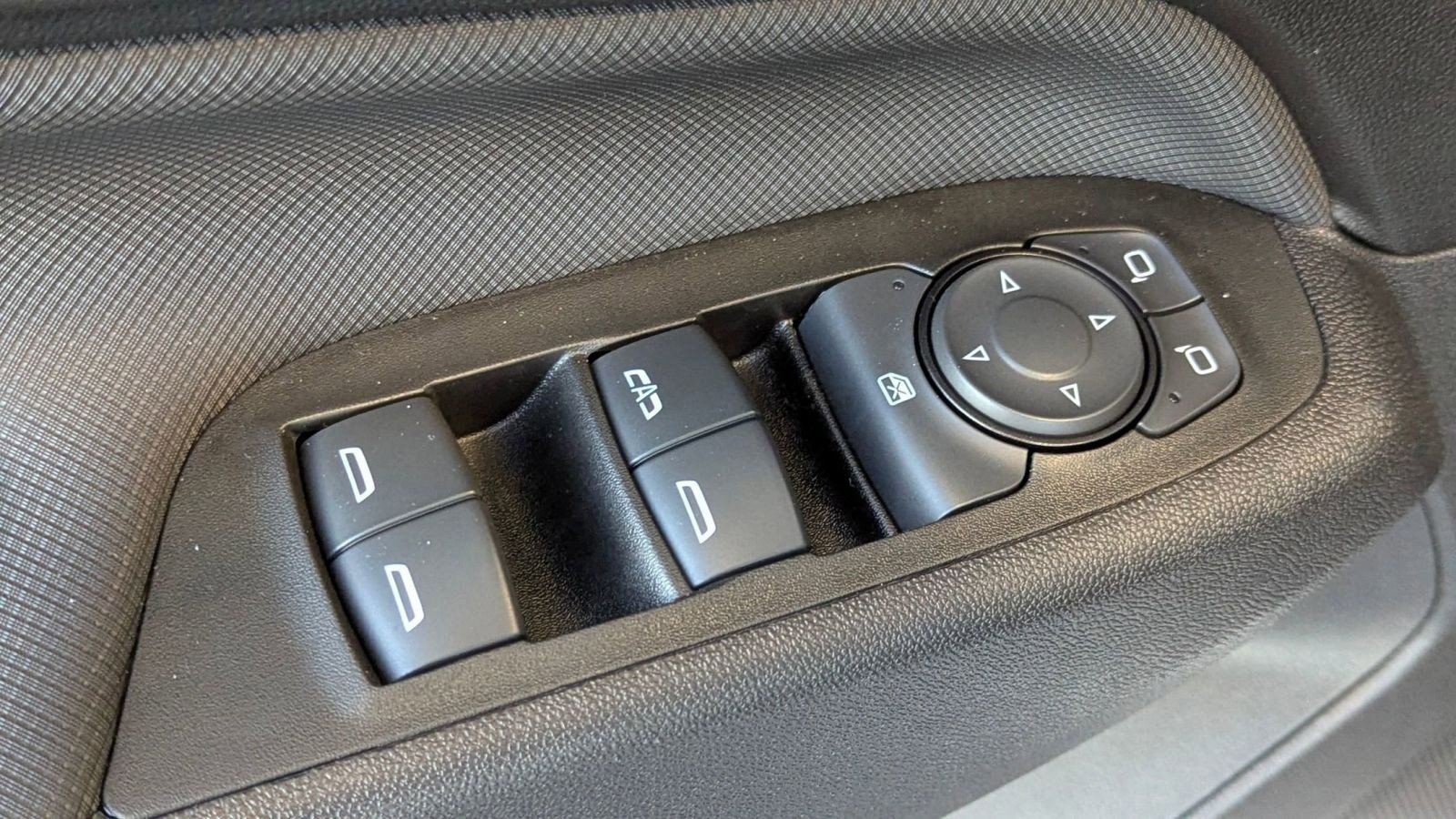 Used 2023 Chevrolet Equinox RS w/ RS Leather Package image 22