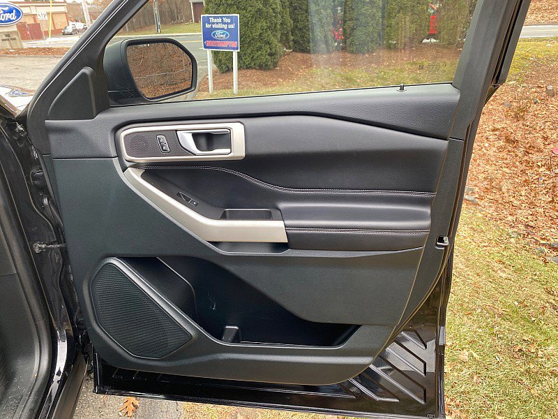 Certified 2023 Ford Explorer XLT w/ Equipment Group 202A image 31