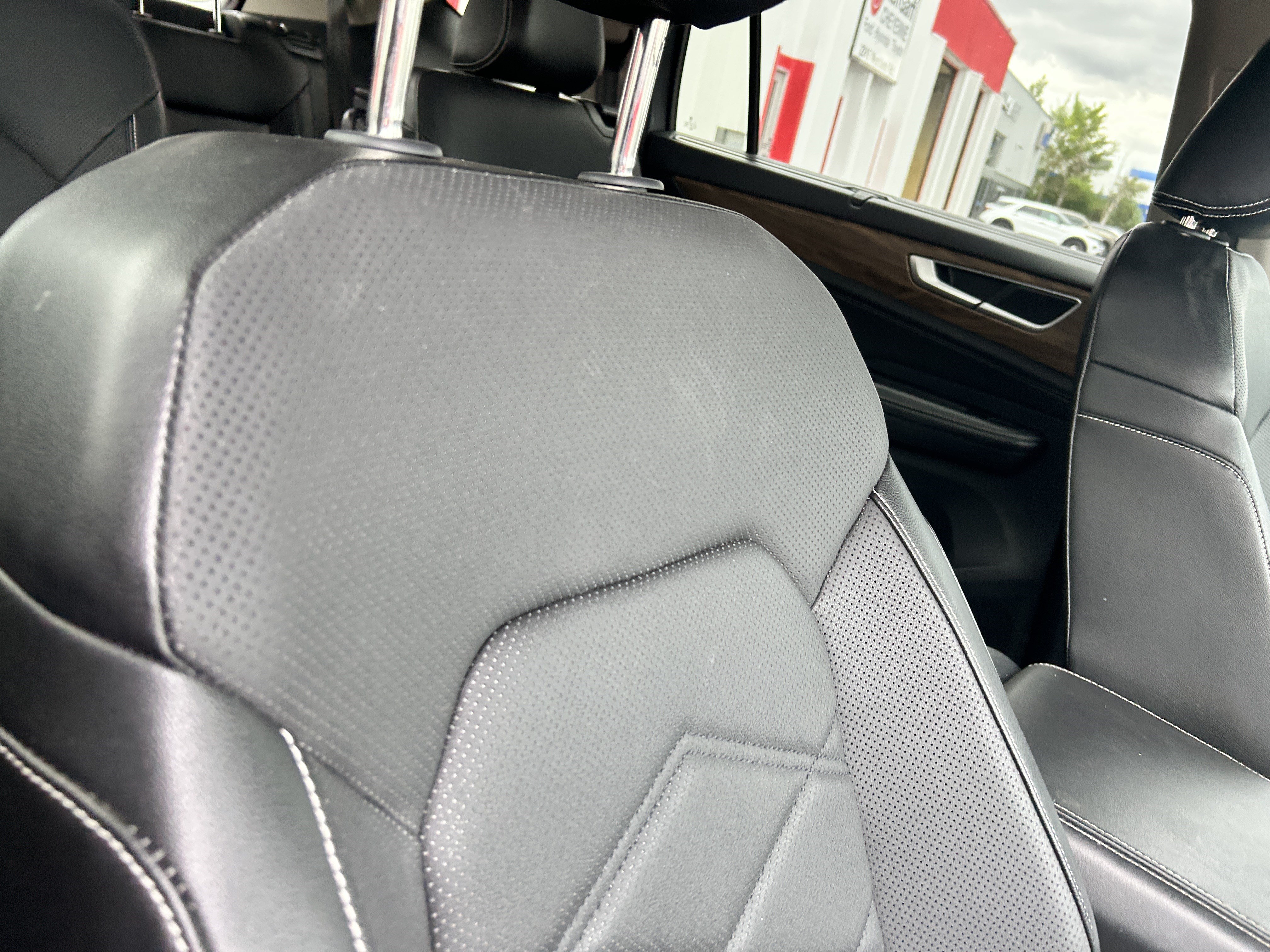 Used 2024 Volkswagen Atlas SE AWD/4WD image 14