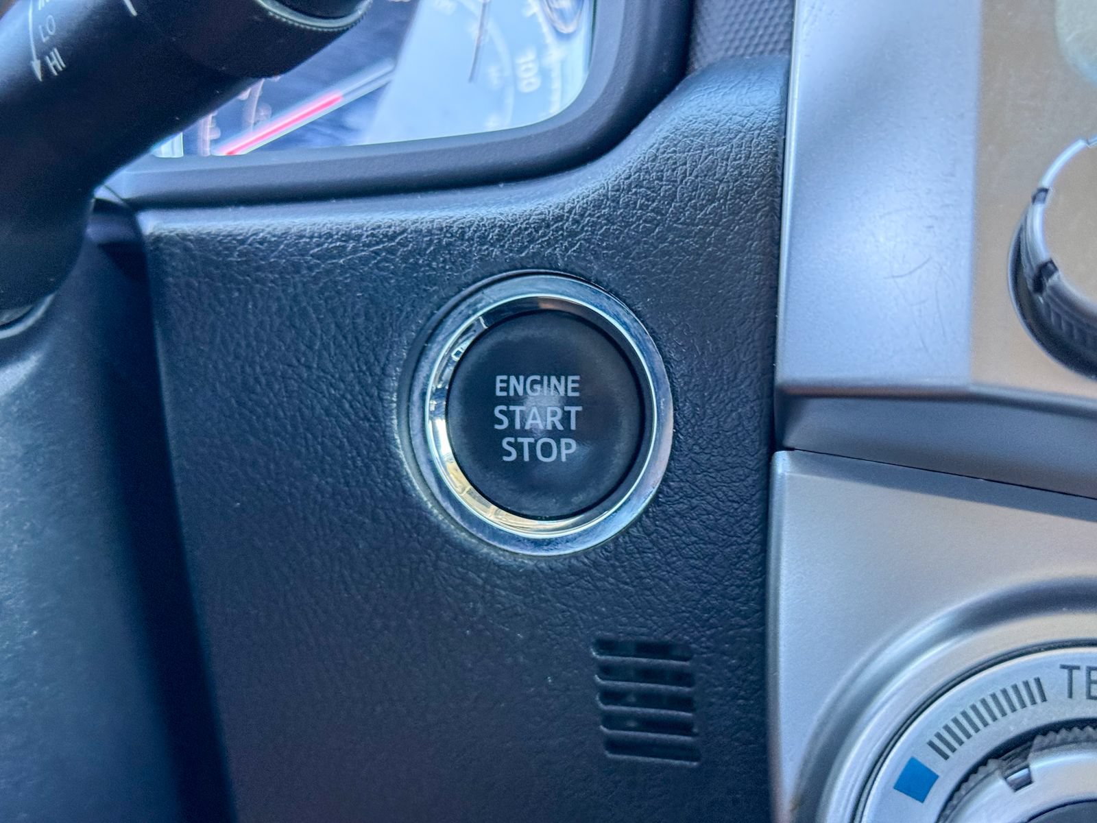Used 2023 Toyota 4Runner Limited AWD/4WD image 23