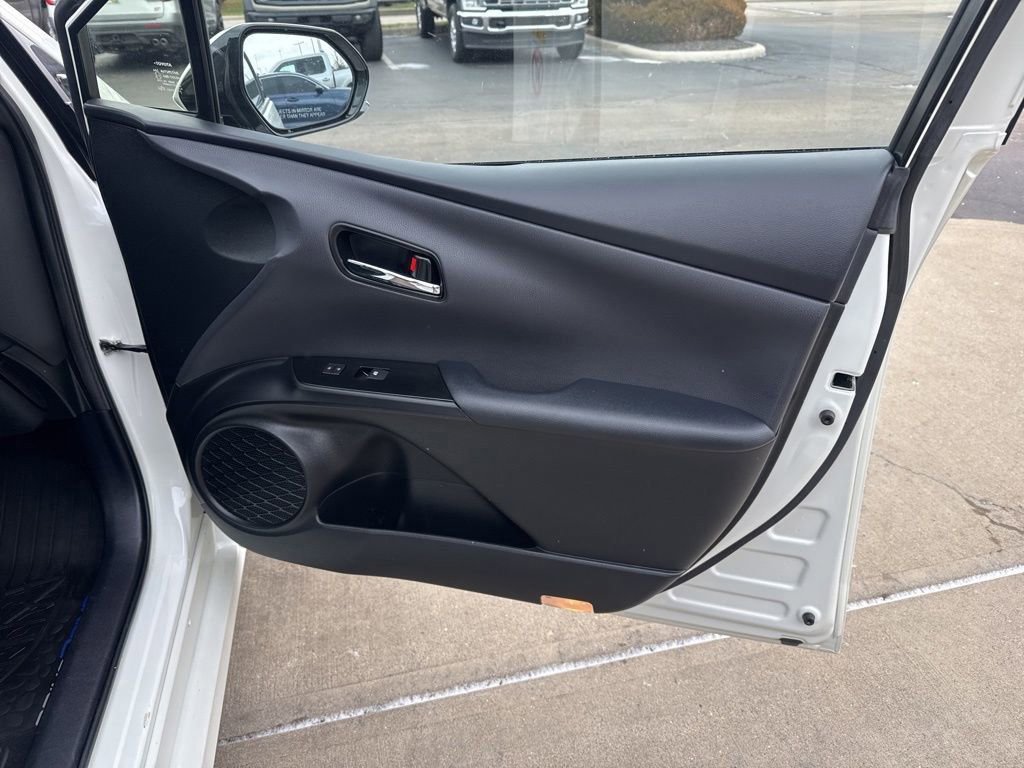 Used 2018 Toyota Prius Prime Premium image 38