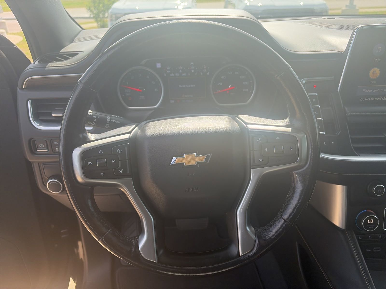 Used 2021 Chevrolet Suburban Premier w/ Premium Package RWD image 18