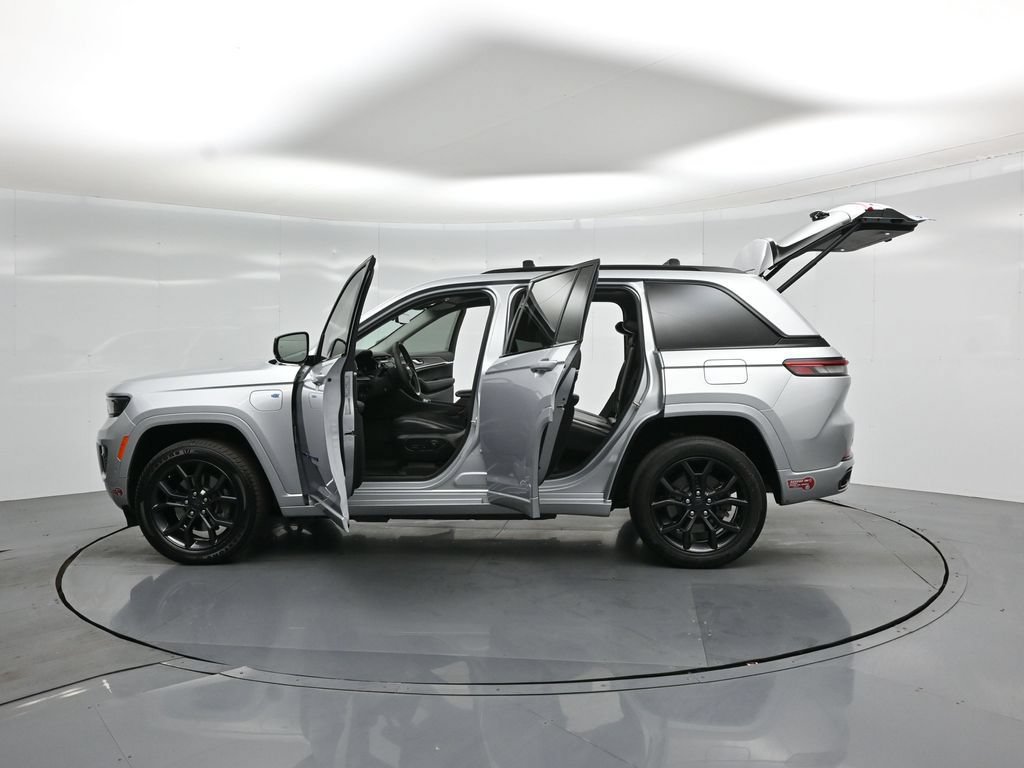 Used 2023 Jeep Grand Cherokee 30th Anniversary AWD/4WD image 36