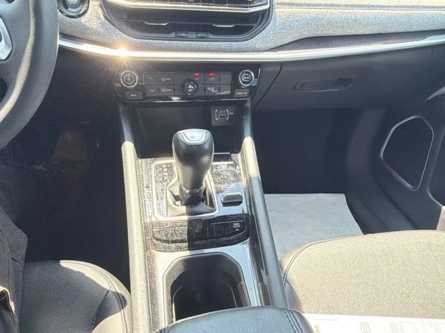 Used 2023 Jeep Compass Latitude AWD/4WD image 16