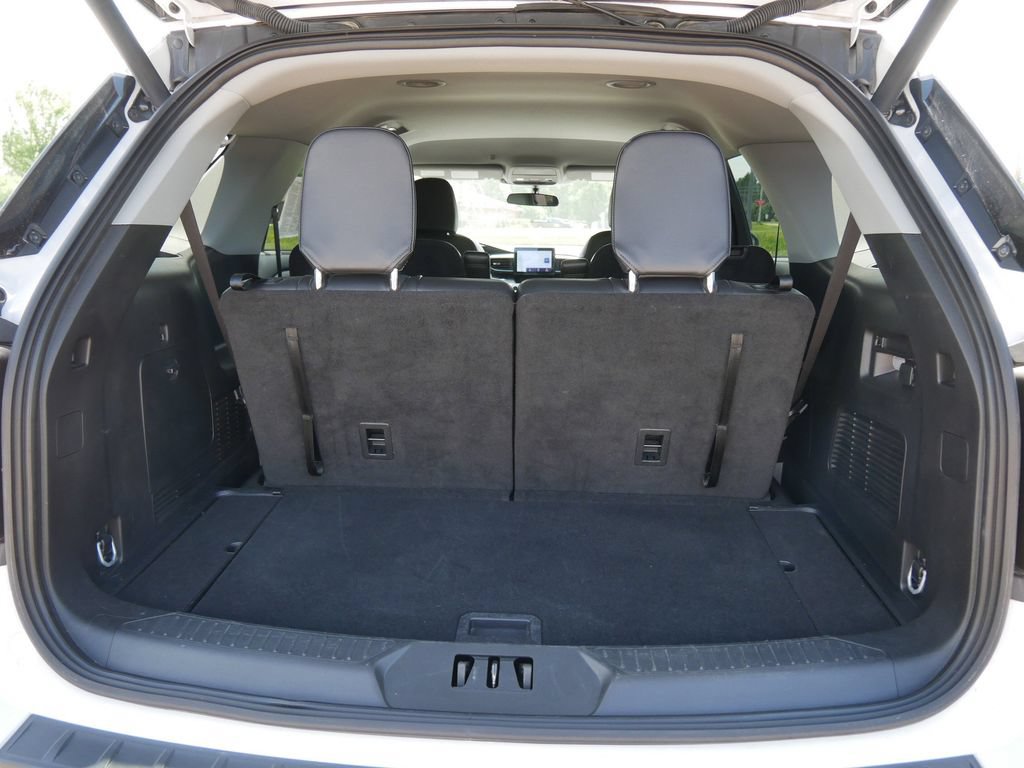 Certified 2024 Ford Explorer XLT AWD/4WD image 12
