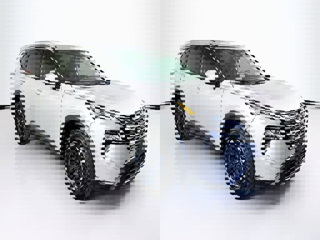 Used 2024 Nissan Rogue SV image 7