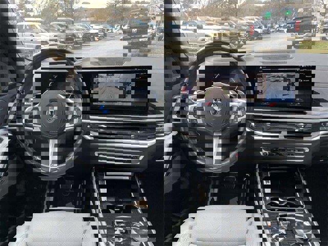 Used 2023 BMW X7 xDrive40i w/ M Sport Package image 15