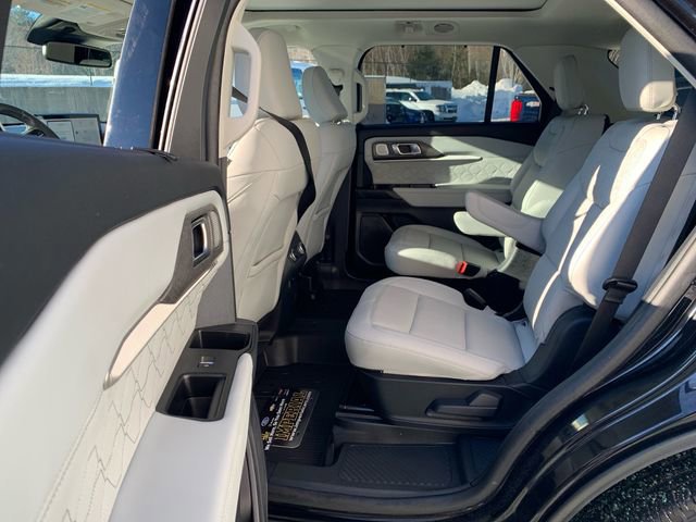 Certified 2025 Ford Explorer Platinum w/ LUX Leather Package image 15