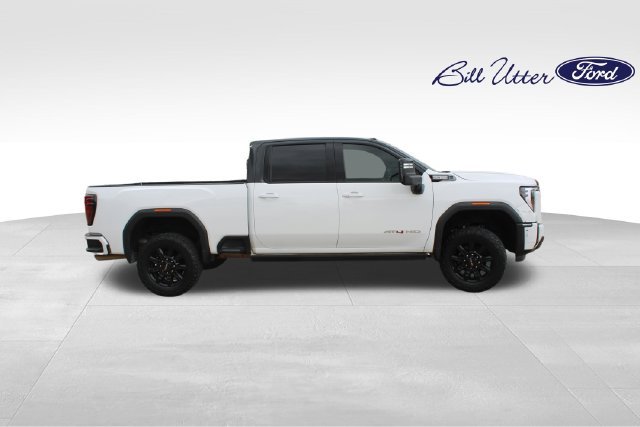 Used 2024 GMC Sierra 2500 AT4 w/ AT4 Premium Plus Package AWD/4WD image 4