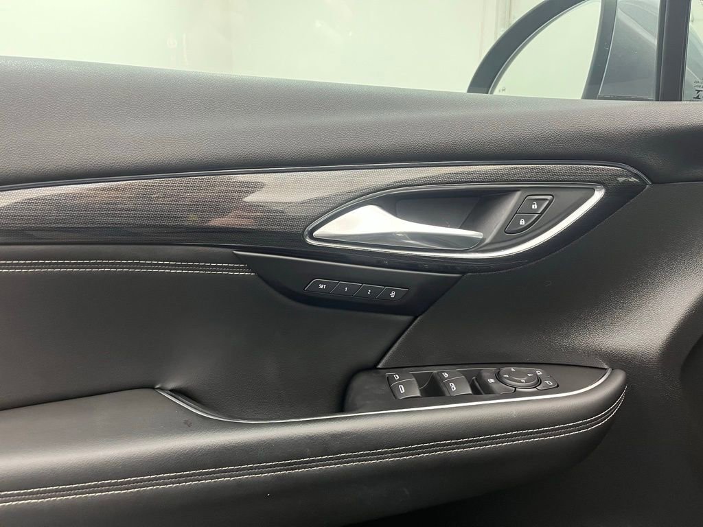 Used 2022 Buick Envision Essence w/ Safety Package image 19
