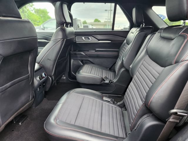 Certified 2025 Ford Explorer ST-Line w/ Premium Package AWD/4WD image 16