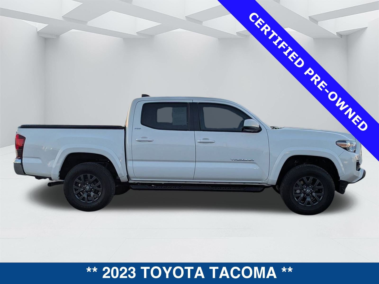 Used 2023 Toyota Tacoma SR5 video 3