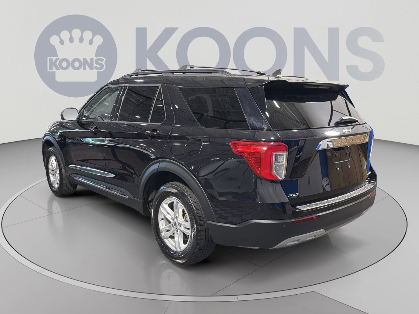 Certified 2023 Ford Explorer XLT w/ Equipment Group 202A AWD/4WD image 4