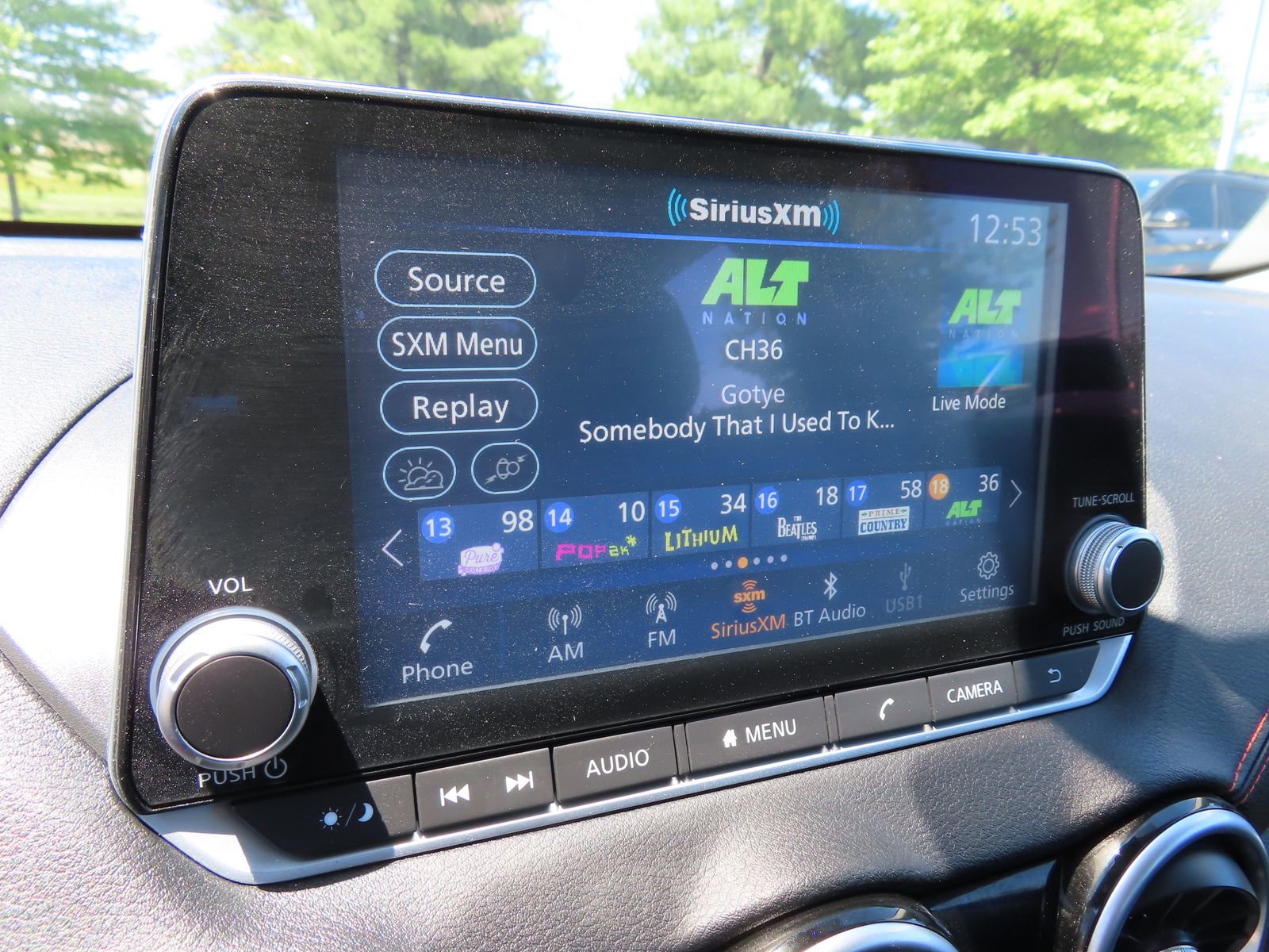 Used 2025 Nissan Sentra SR w/ Midnight Edition FWD image 23