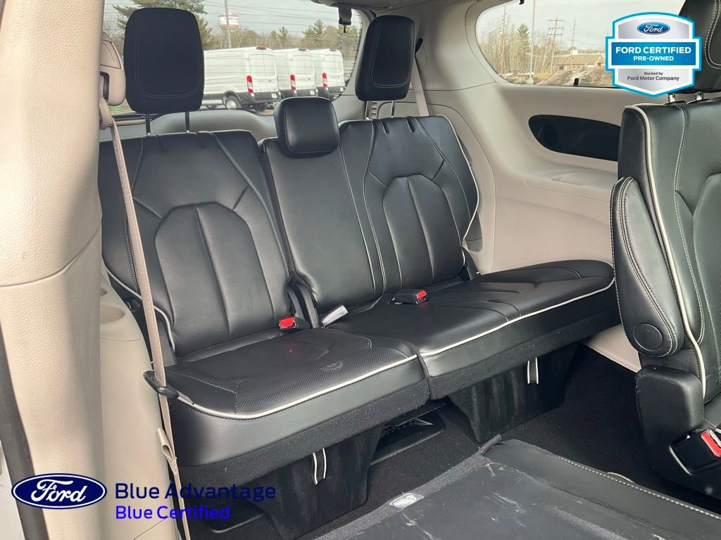 Used 2024 Chrysler Pacifica Limited image 23