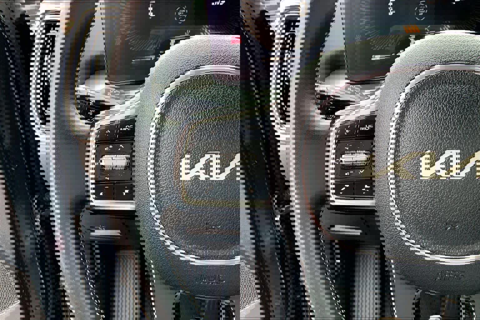 Used 2024 Kia Sorento S image 19