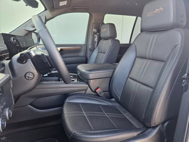 Used 2025 Chevrolet Tahoe High Country AWD/4WD image 10