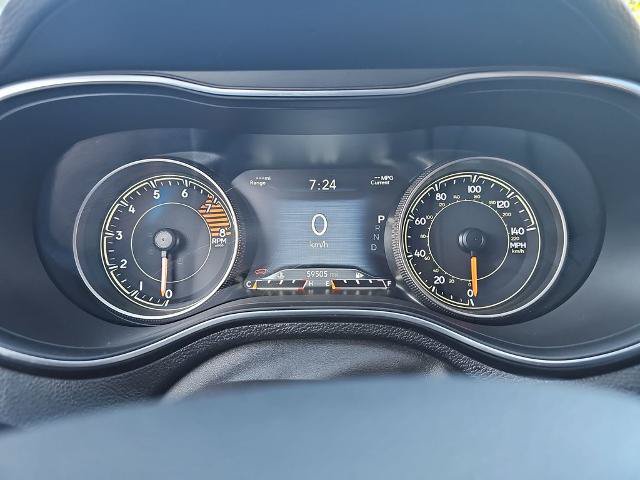 Used 2019 Jeep Cherokee Trailhawk w/ Comfort/Convenience Group AWD/4WD image 18