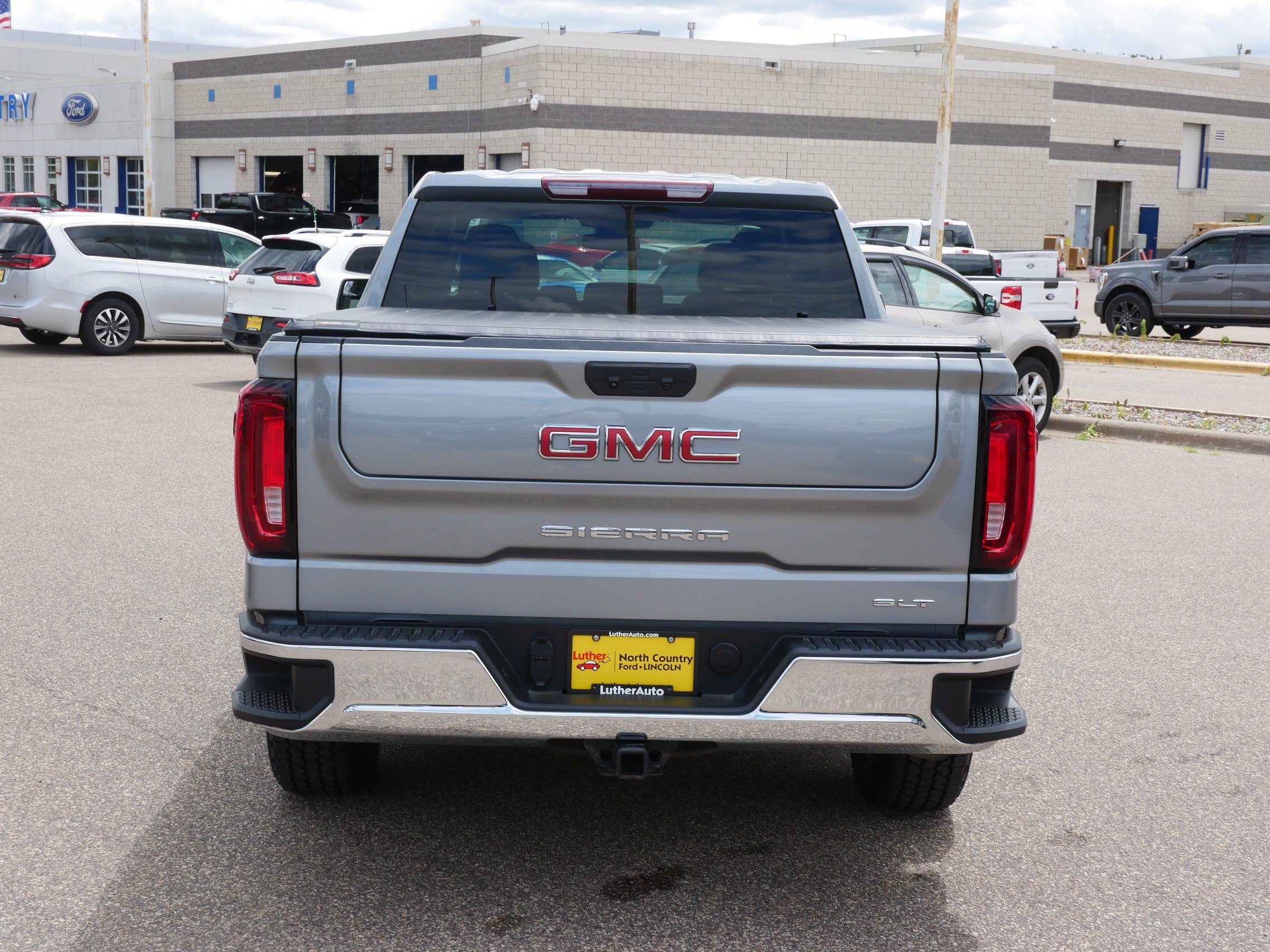 Used 2024 GMC Sierra 1500 SLT AWD/4WD image 6