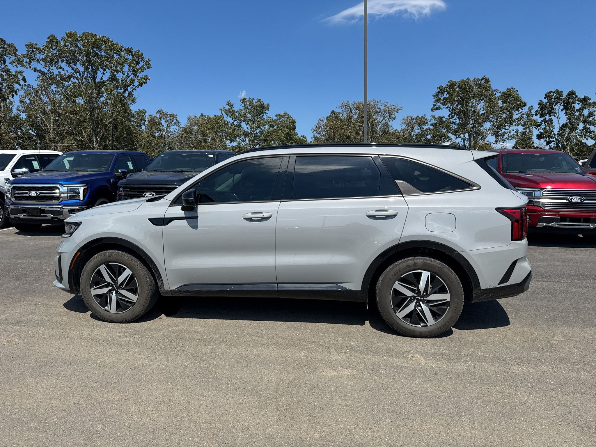 Used 2022 Kia Sorento EX w/ Panoramic Sunroof Package FWD image 8