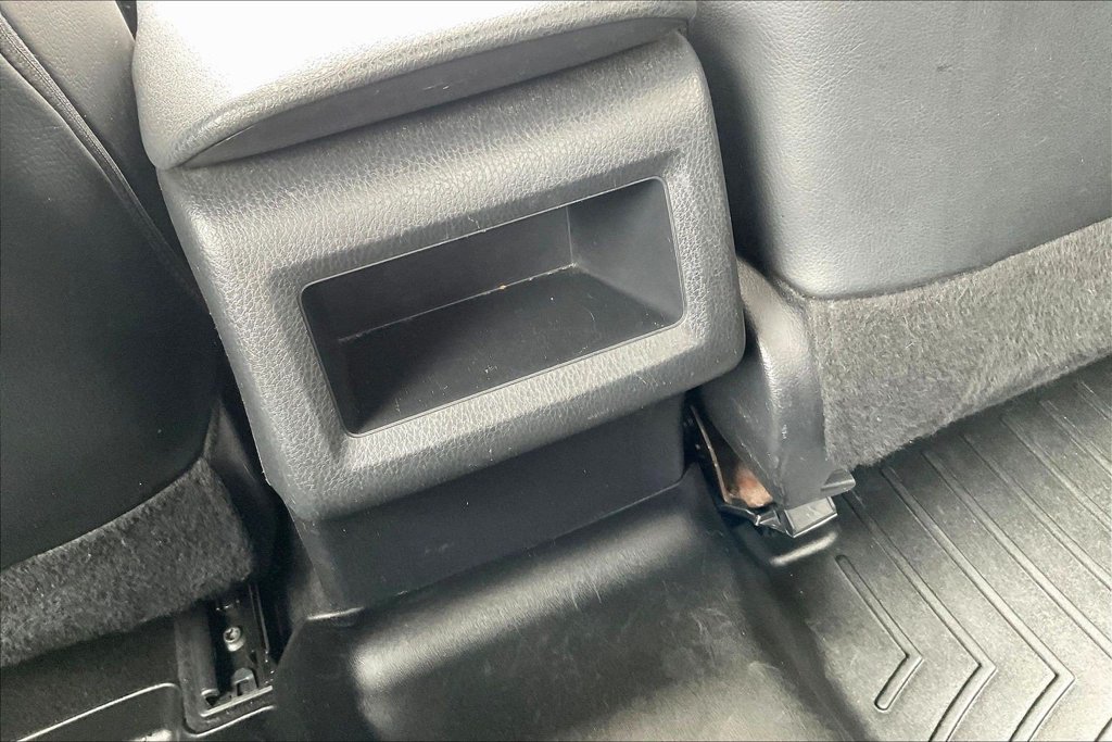 Used 2020 Toyota Camry SE FWD image 10