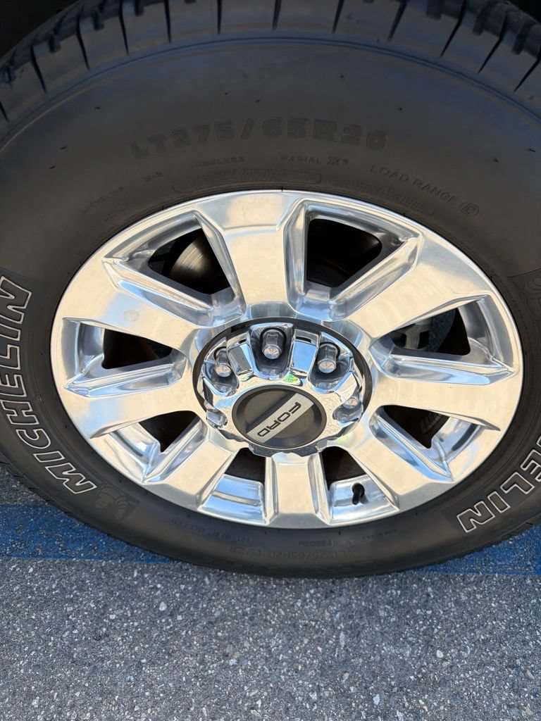 Certified 2021 Ford F250 Platinum w/ FX4 Off-Road Package AWD/4WD image 6