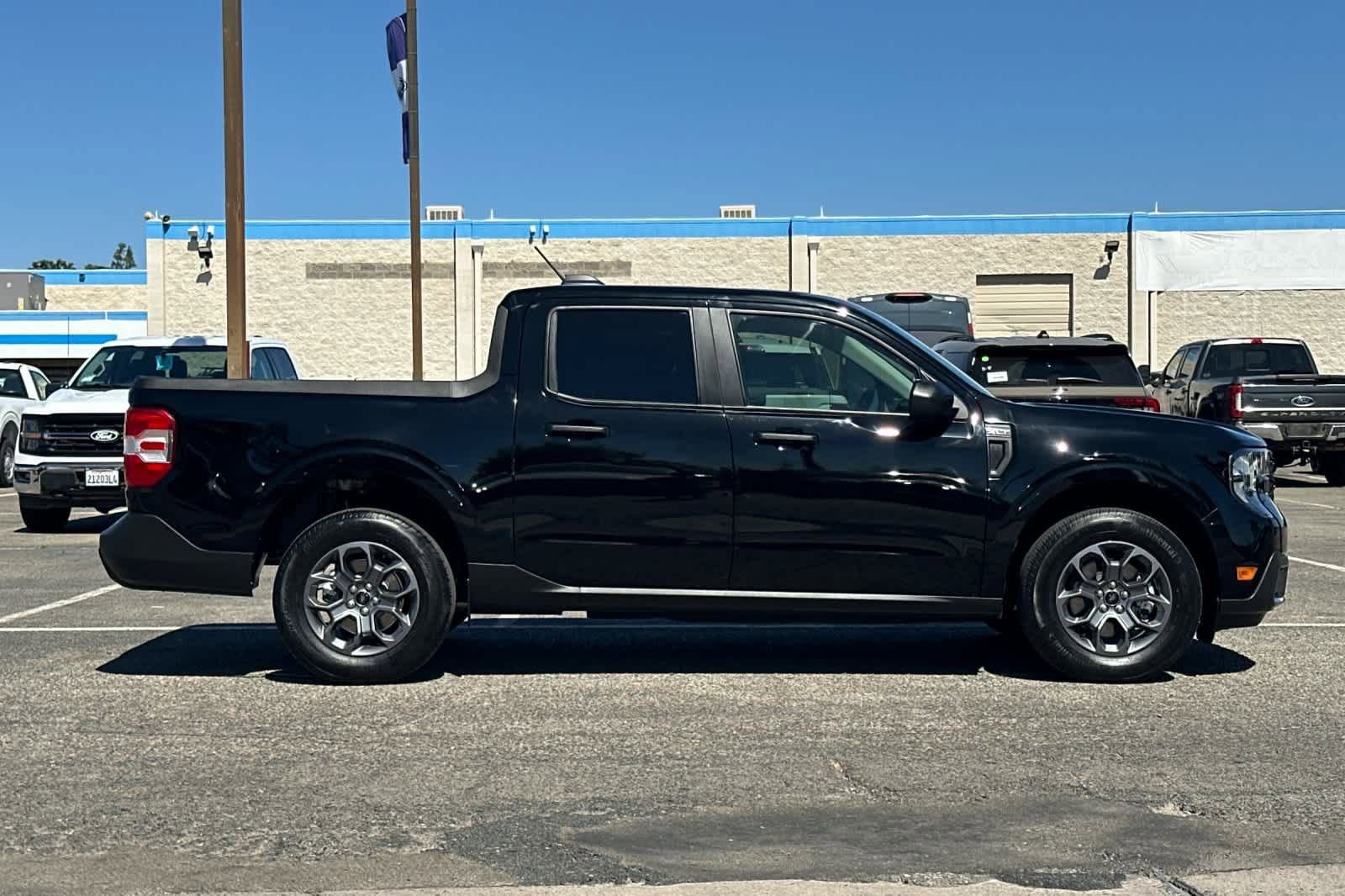 Certified 2025 Ford Maverick XLT FWD image 9