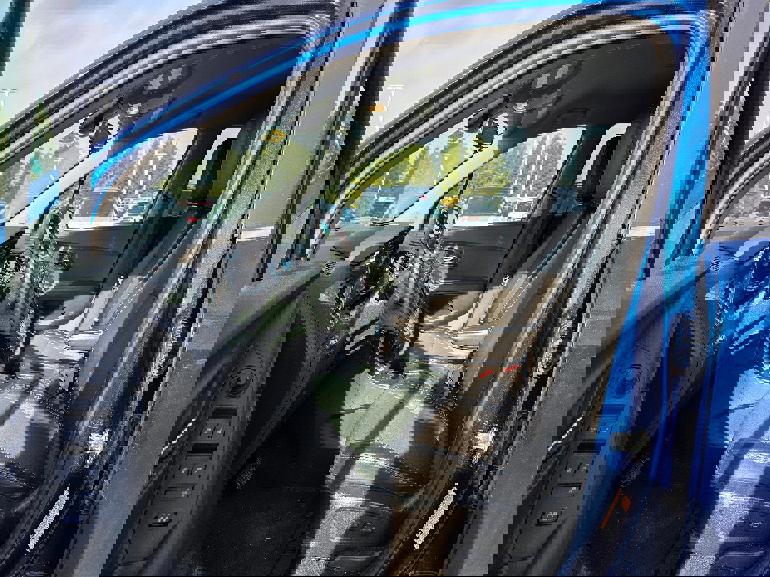 Used 2019 Chevrolet Trax LT w/ LT Convenience Package image 18