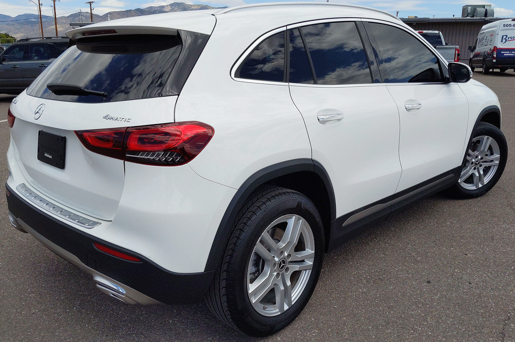 Used 2022 Mercedes-Benz GLA 250 4MATIC image 3
