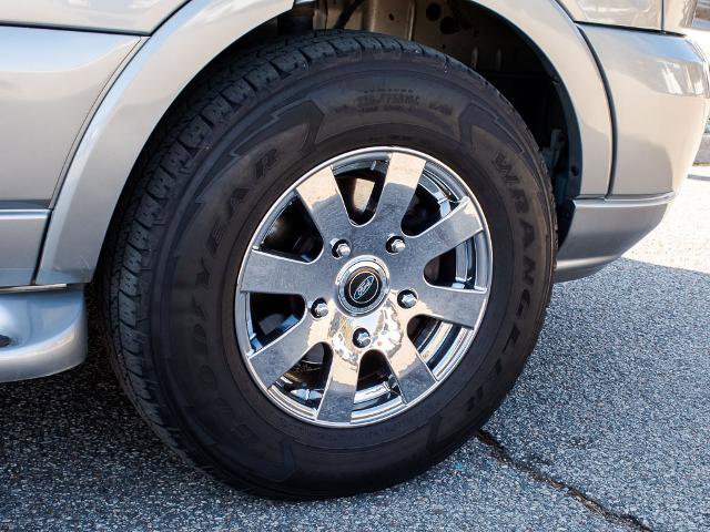 Certified 2017 Ford Transit 150 148 Low Roof w/ Exterior Upgrade Package image 8