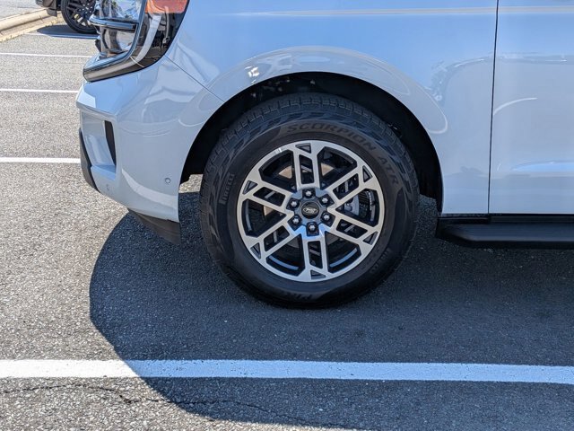 Certified 2025 Ford Expedition Max Active AWD/4WD image 11