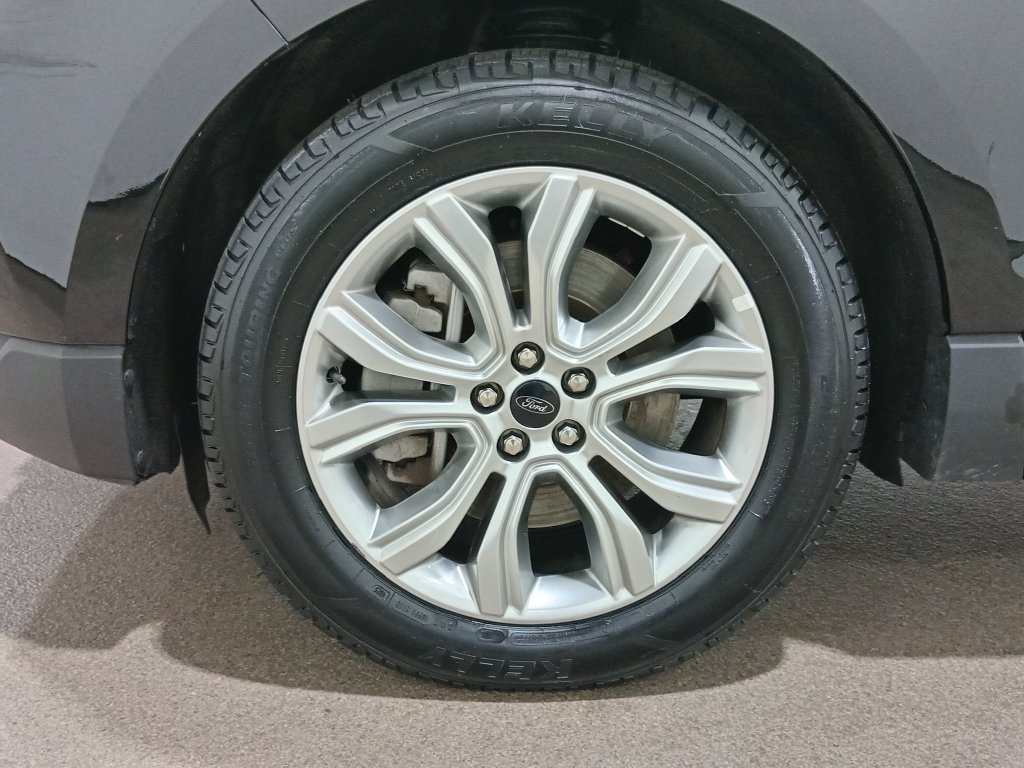 Certified 2024 Ford Edge Titanium AWD/4WD image 12