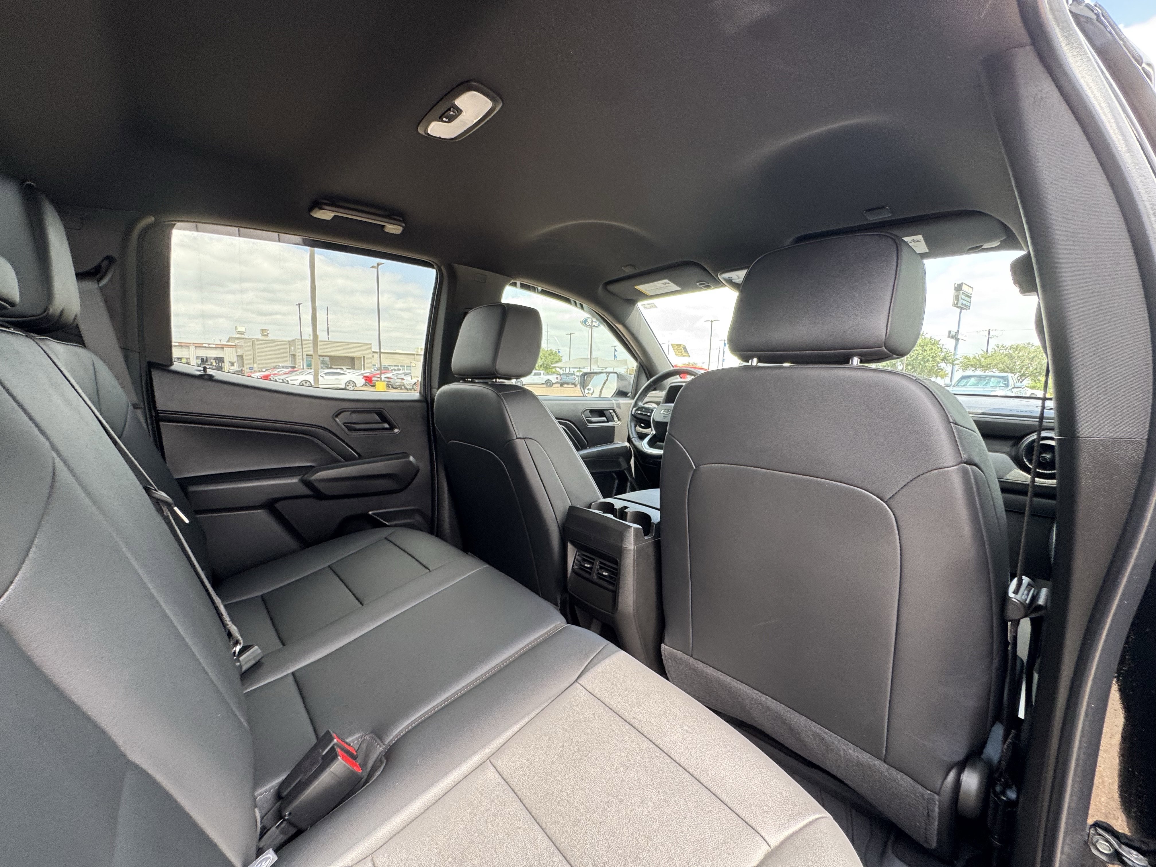 Used 2025 Chevrolet Colorado Trail Boss AWD/4WD image 33