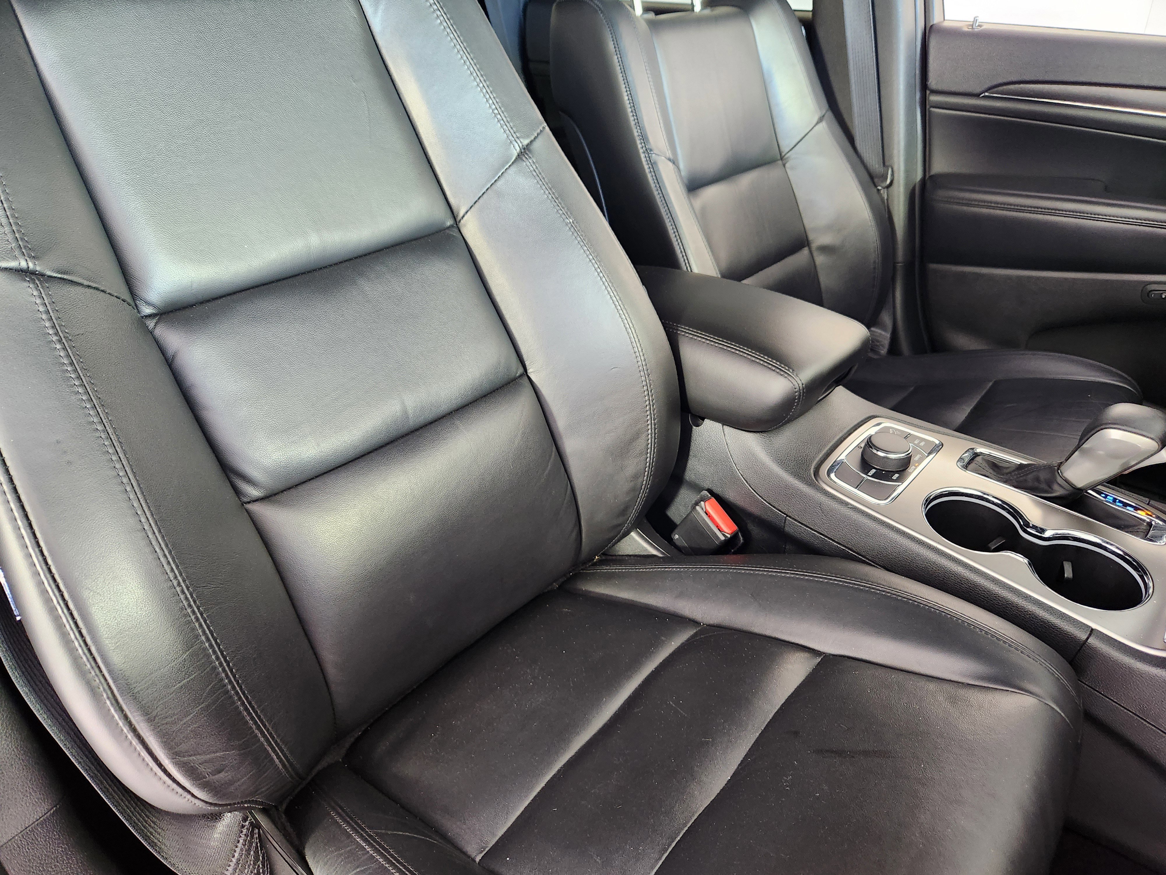 Used 2018 Jeep Grand Cherokee Limited image 10