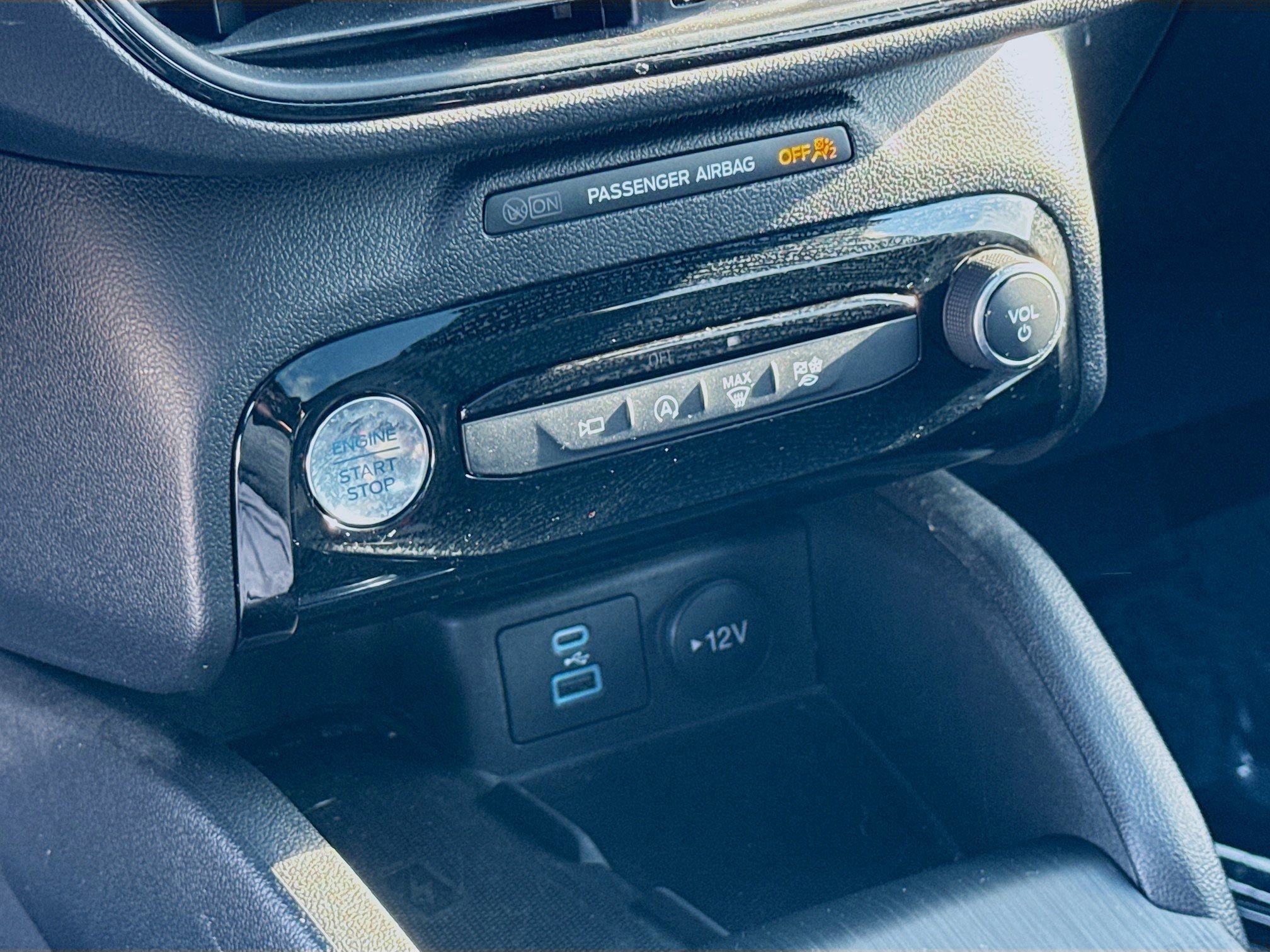 Certified 2023 Ford Escape ST-Line Select w/ Tech Pack #2 image 13